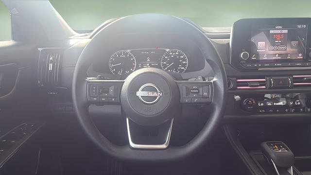 Used 2025 Nissan Pathfinder S AWD/4WD image 9