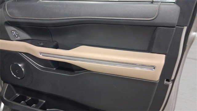 Used 2024 Ford Expedition Limited image 18