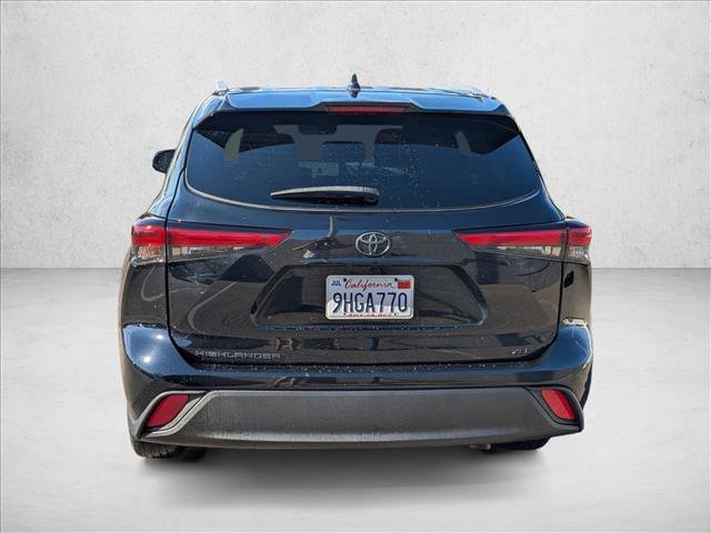 Used 2023 Toyota Highlander XLE image 7
