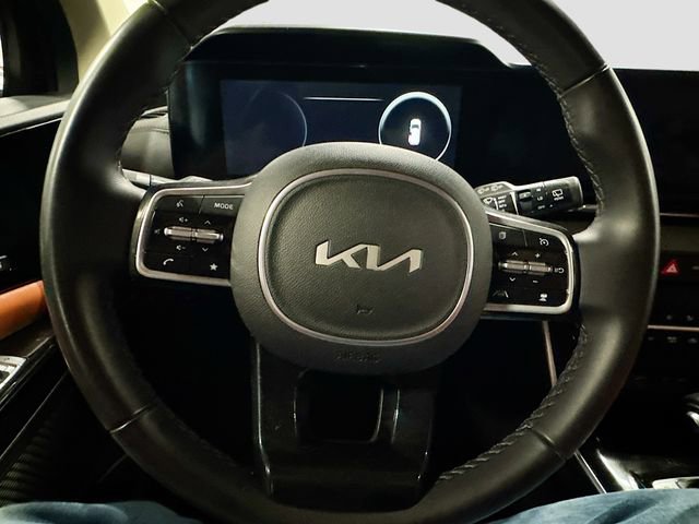 Used 2024 Kia Carnival SX FWD image 11