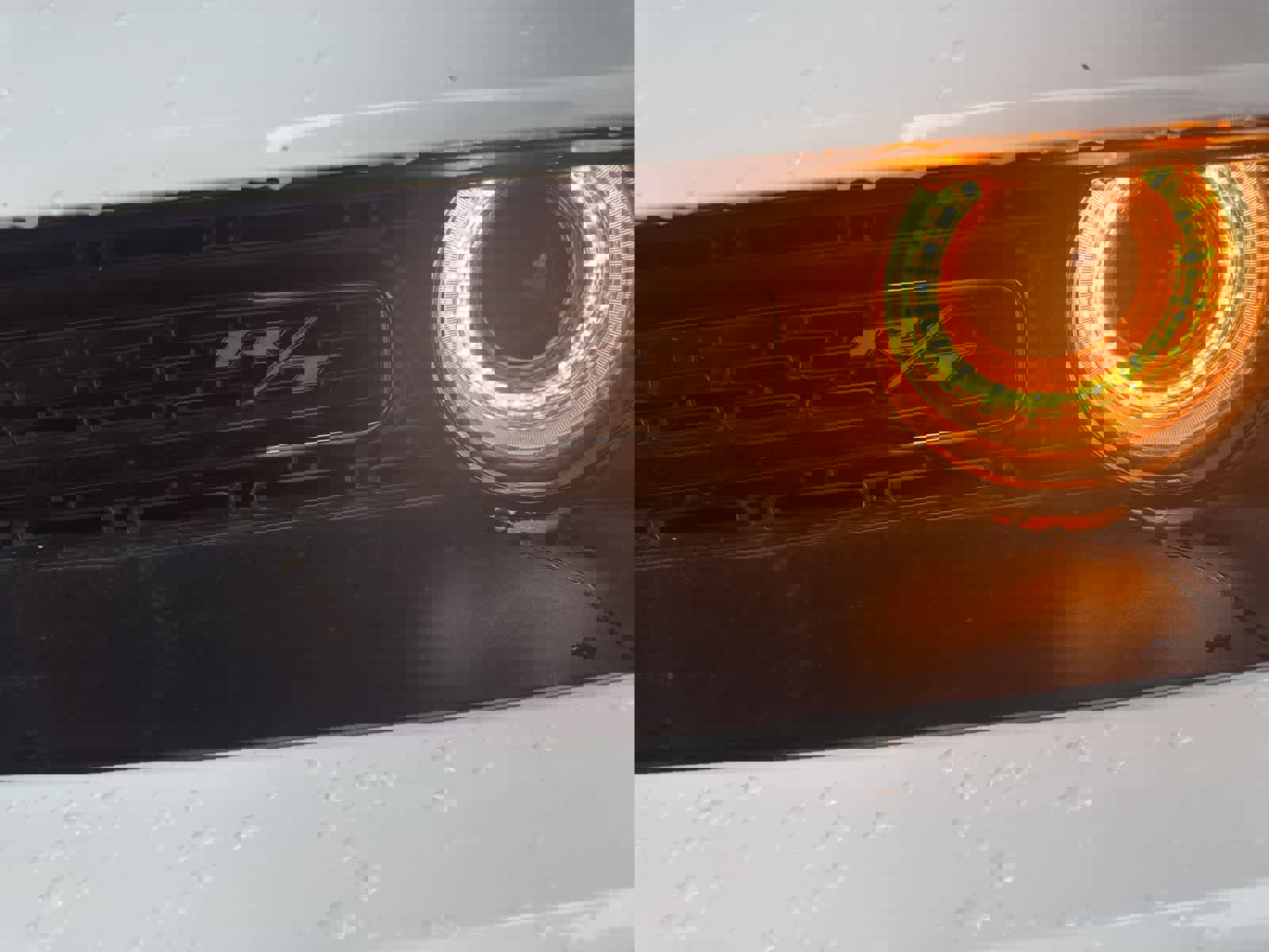 Used 2016 Dodge Challenger R/T w/ Driver Convenience Group RWD image 18