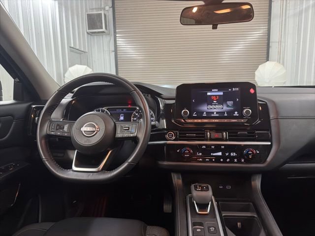 Used 2024 Nissan Pathfinder SV FWD image 36