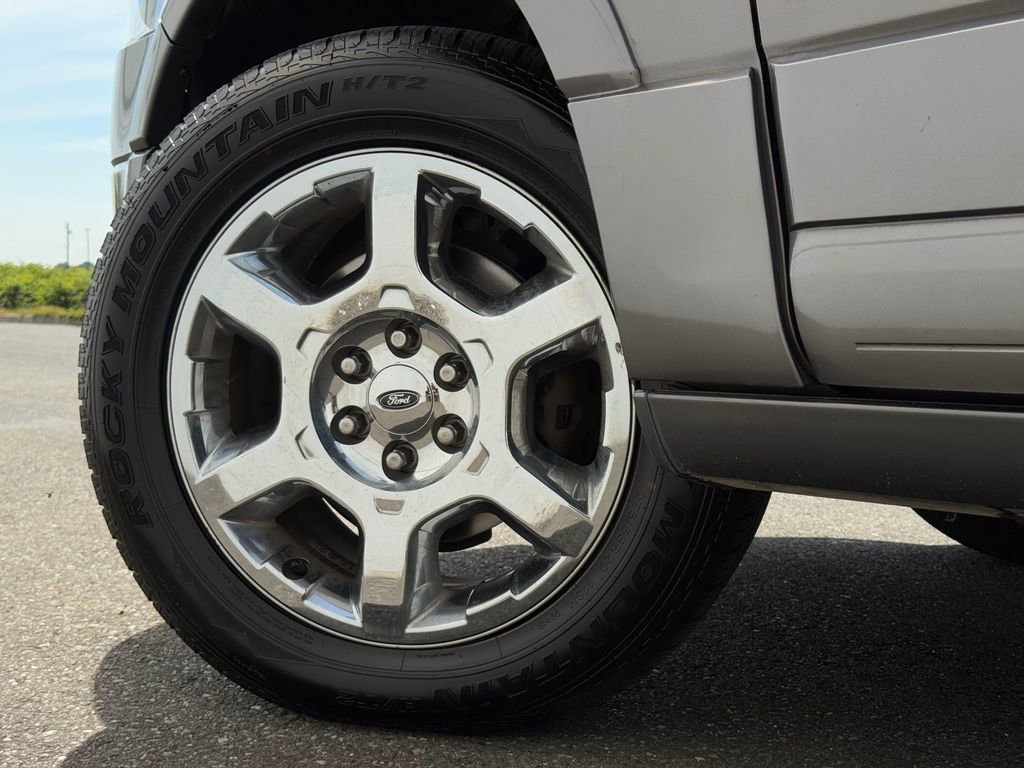 Used 2014 Ford Expedition Limited w/ Equipment Group 301A AWD/4WD image 25