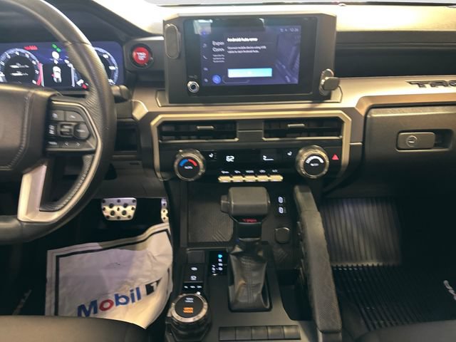 Used 2025 Toyota Tacoma TRD Sport AWD/4WD image 12