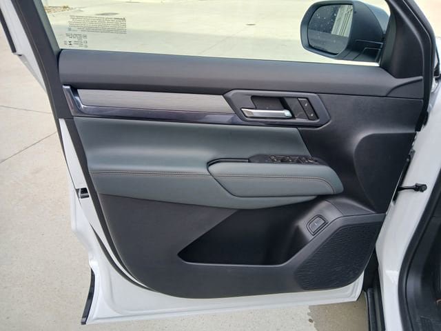 New 2026 GMC Terrain AT4 w/ Technology Package II AWD/4WD image 11