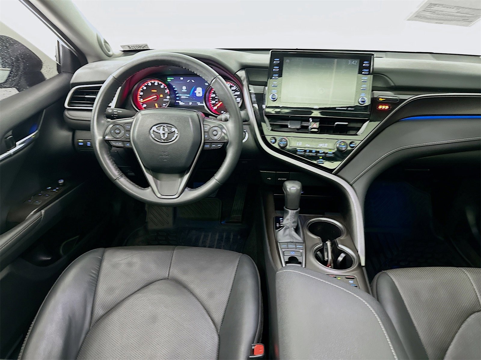 Used 2024 Toyota Camry XSE w/ Navigation Package image 24