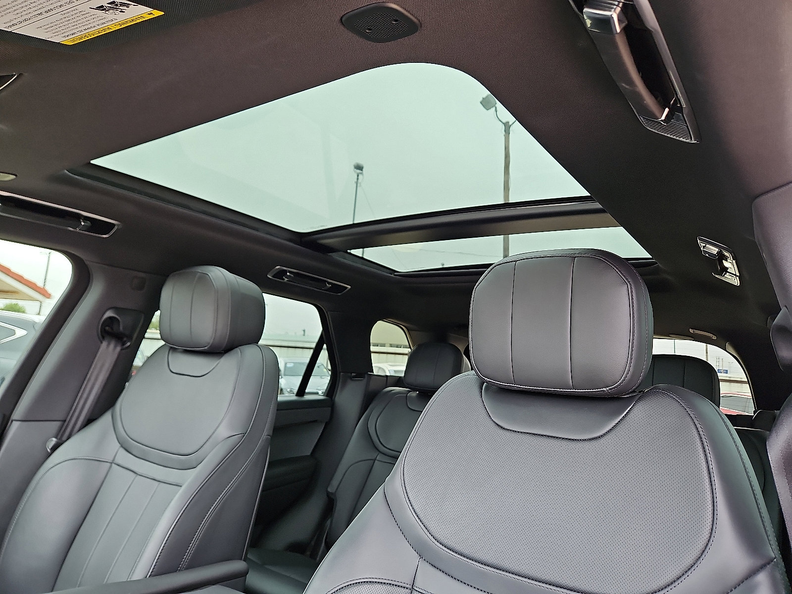 Used 2024 Land Rover Range Rover Sport Dynamic SE image 10