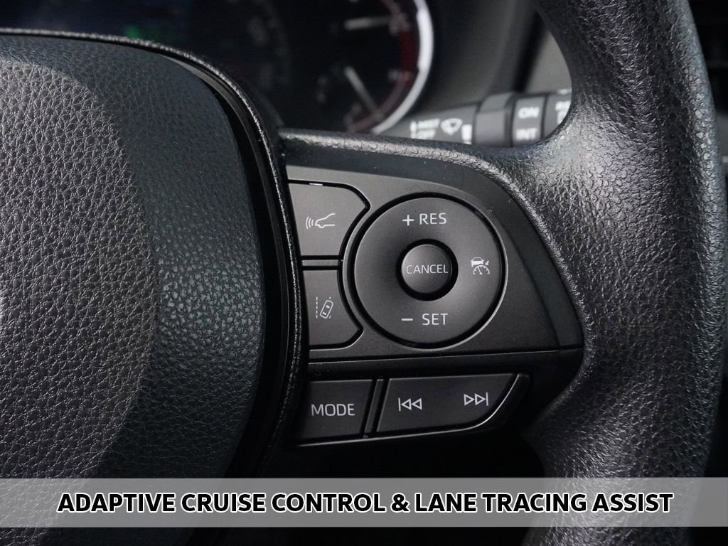 Used 2025 Toyota RAV4 XLE image 3