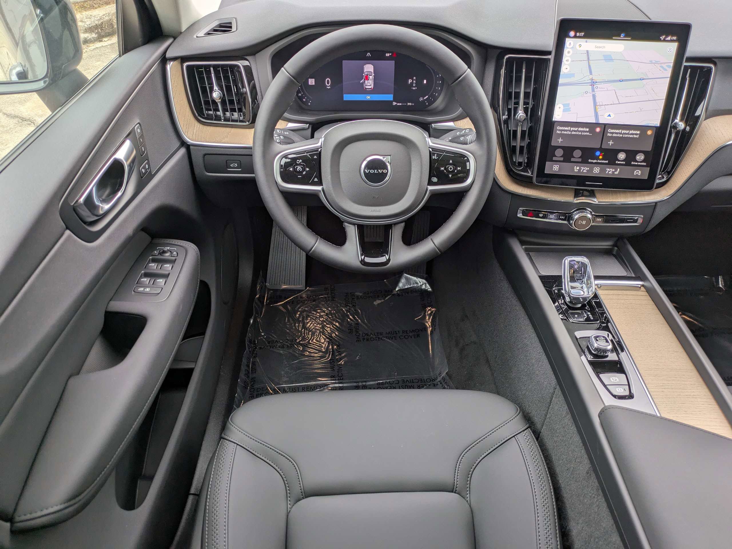 New 2026 Volvo XC60 B5 Plus w/ Protection Package Premier image 17
