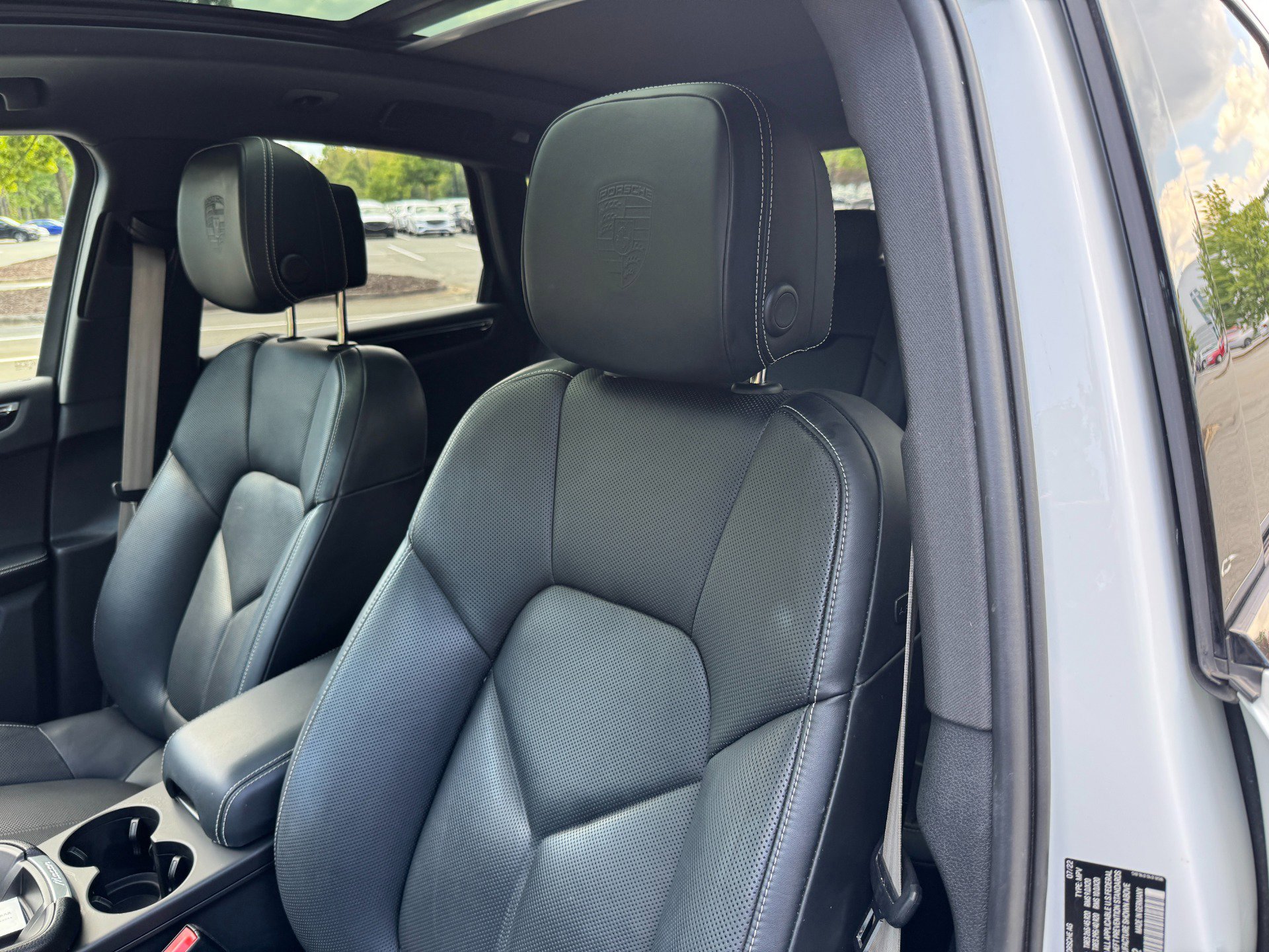 Used 2023 Porsche Macan image 24