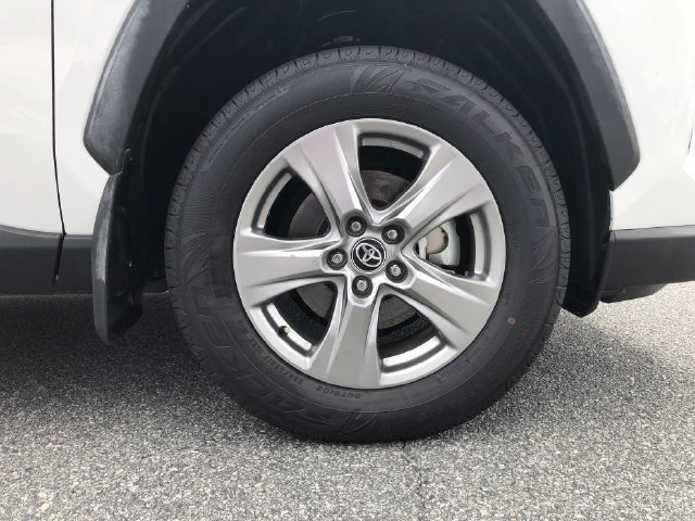 Used 2025 Toyota RAV4 XLE FWD image 10