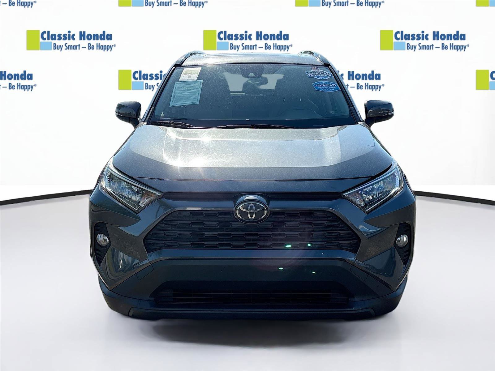 Used 2019 Toyota RAV4 XLE FWD image 2