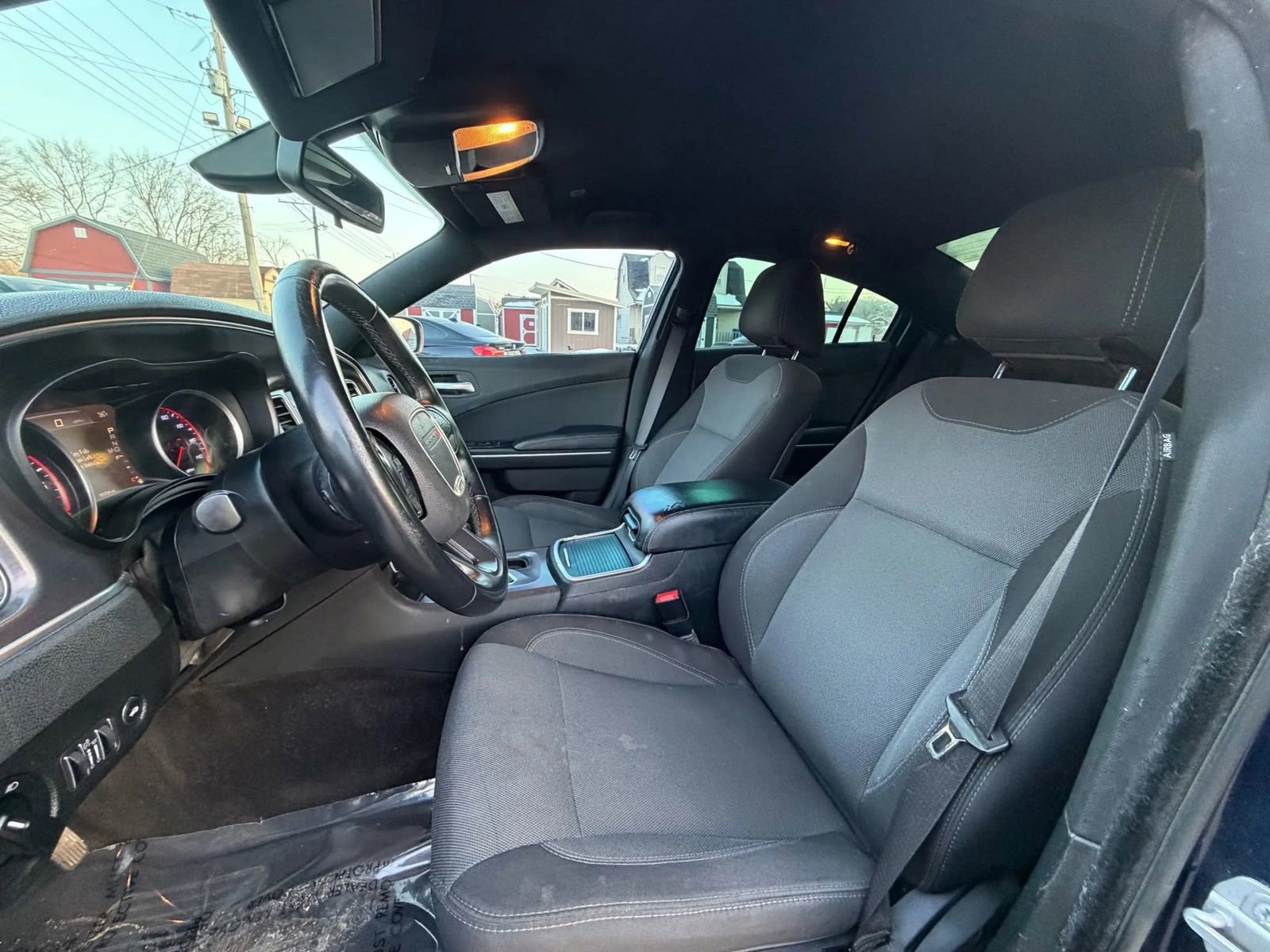 Used 2017 Dodge Charger SE image 9