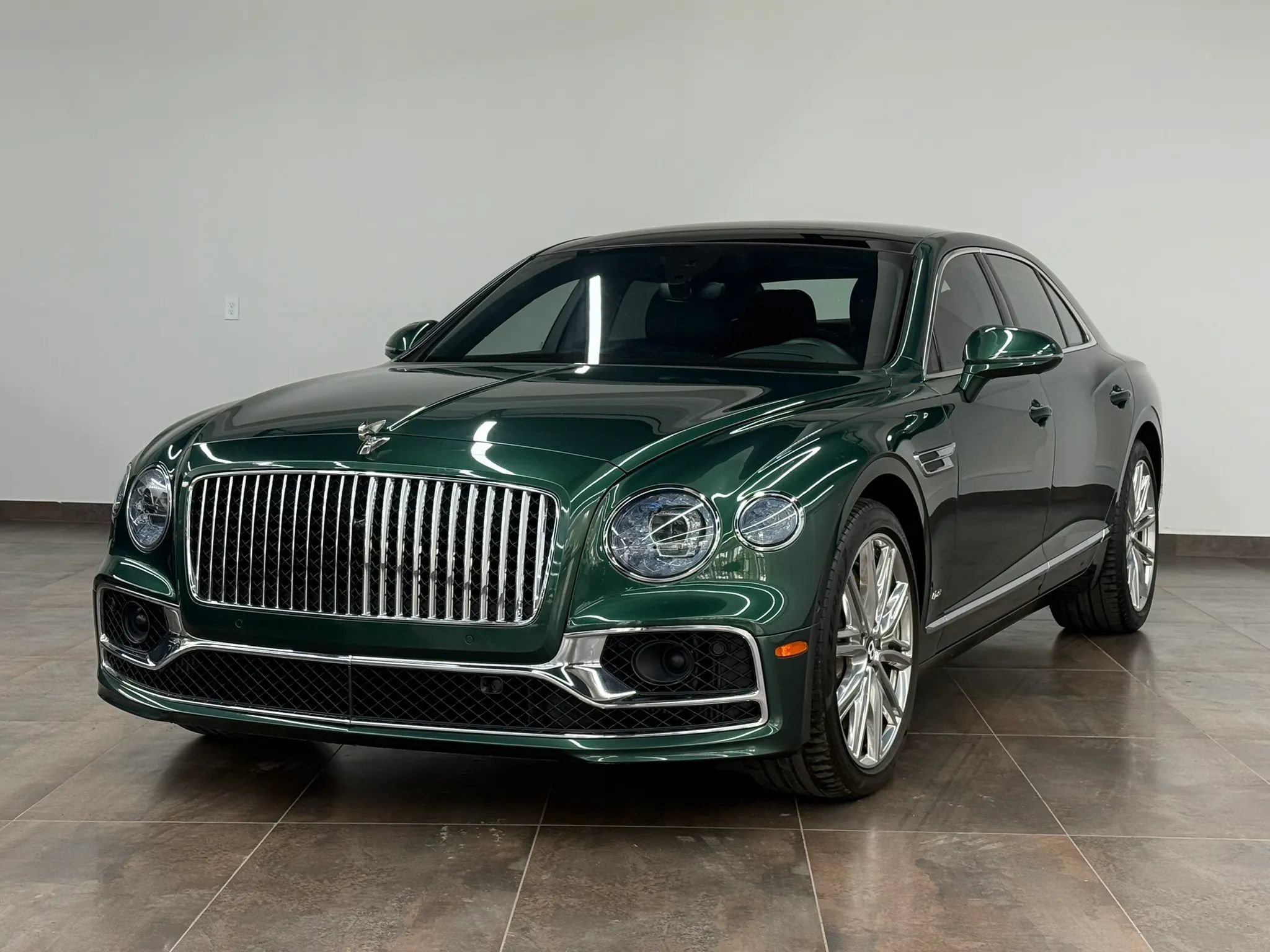 Used 2022 Bentley Flying Spur V8 AWD/4WD video 1