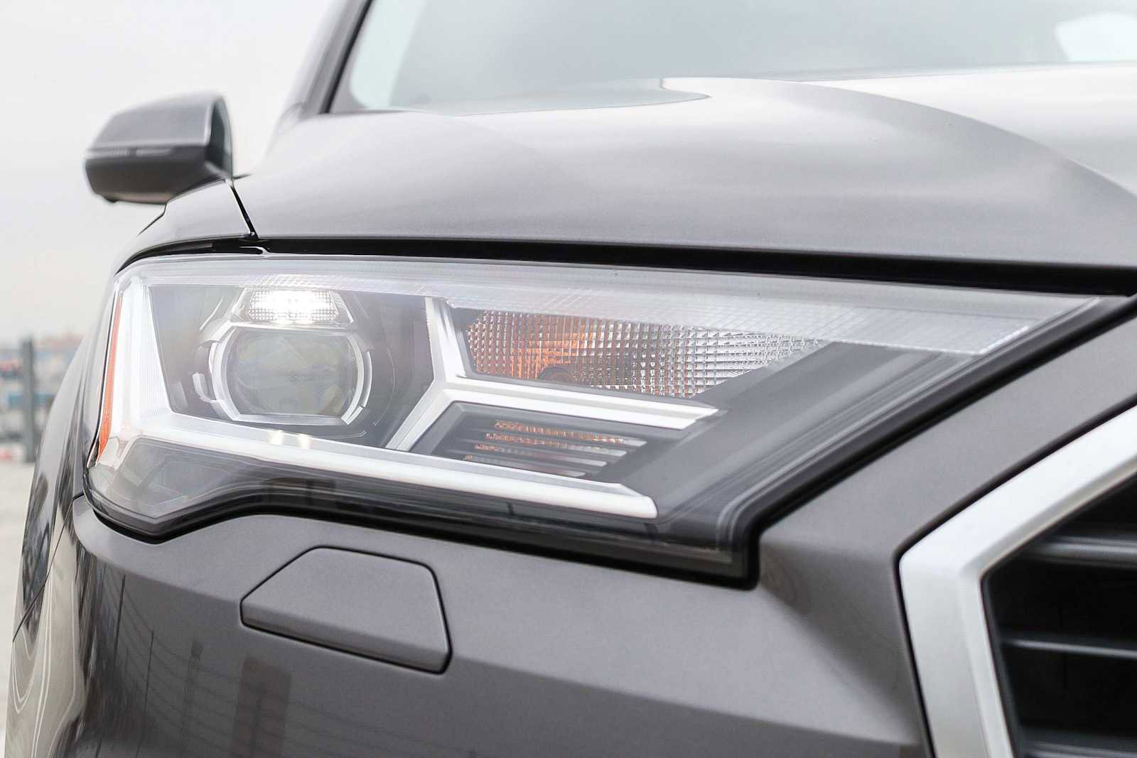 Used 2023 Audi Q7 2.0T Premium w/ Convenience Package AWD/4WD image 9