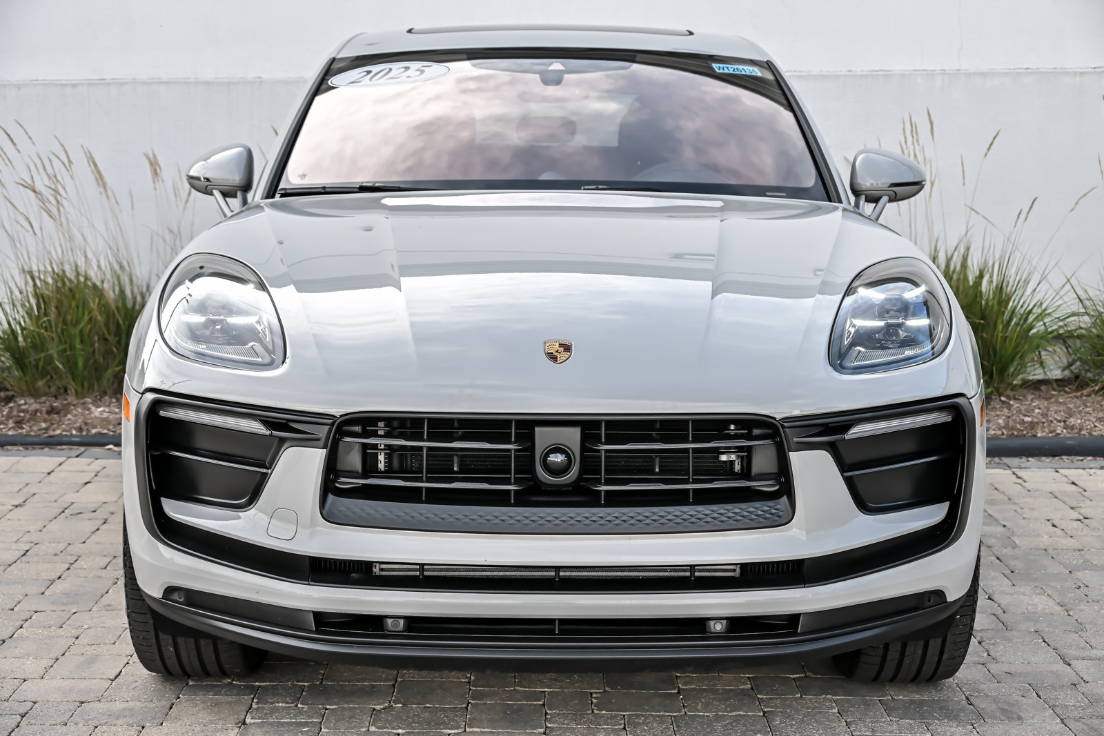 Used 2025 Porsche Macan w/ Premium Package Plus AWD/4WD image 4