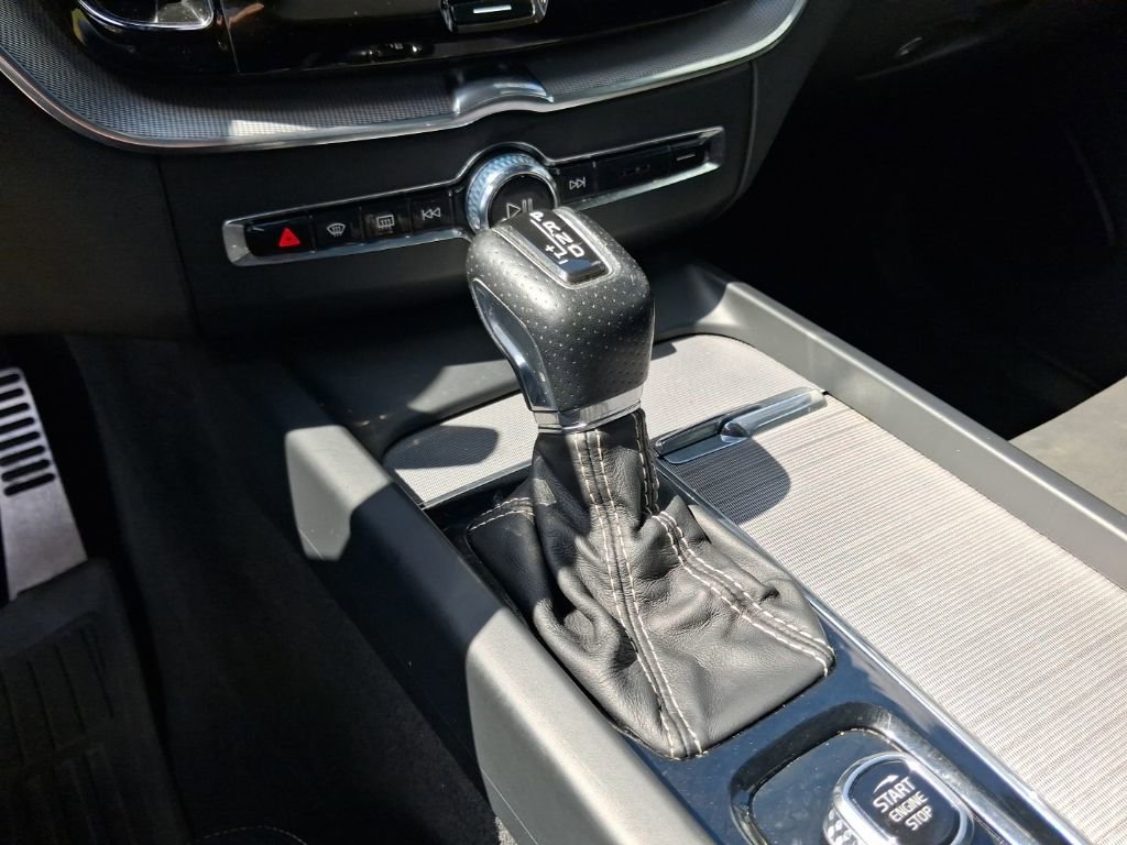 Used 2019 Volvo XC60 T5 R-Design w/ Protection Package Premier image 22