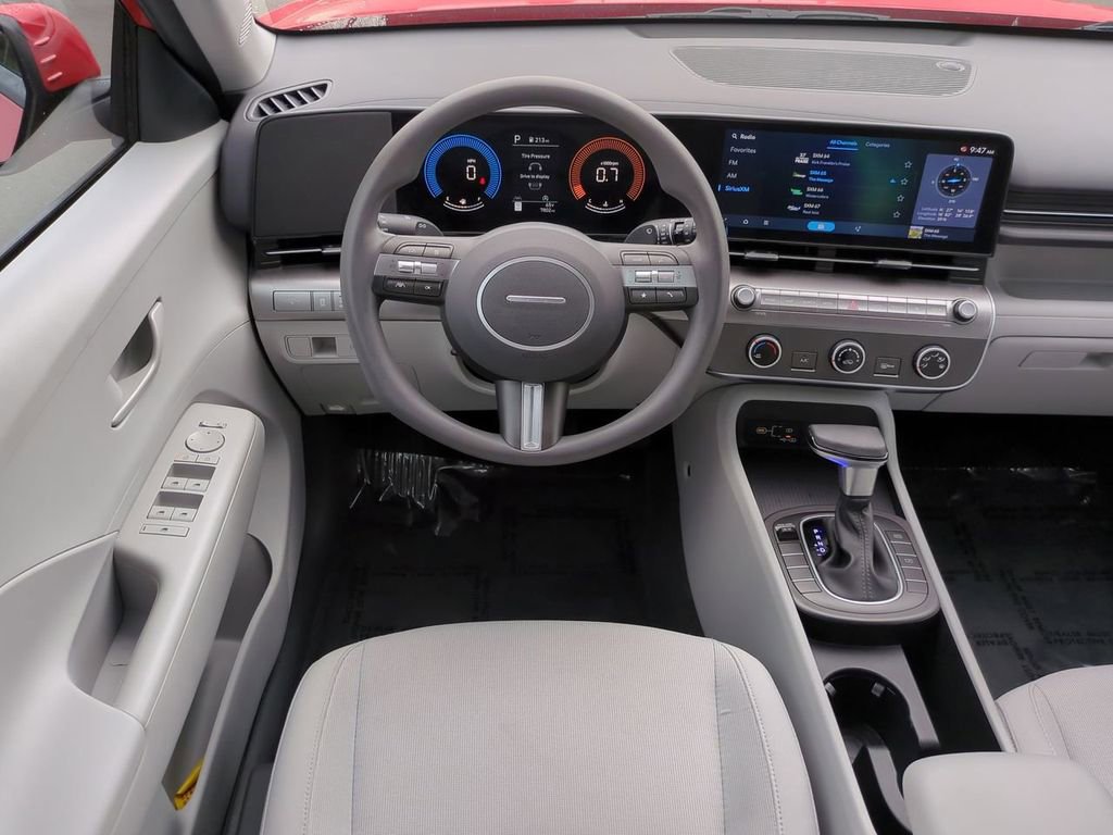 Certified 2025 Hyundai Kona SE image 15