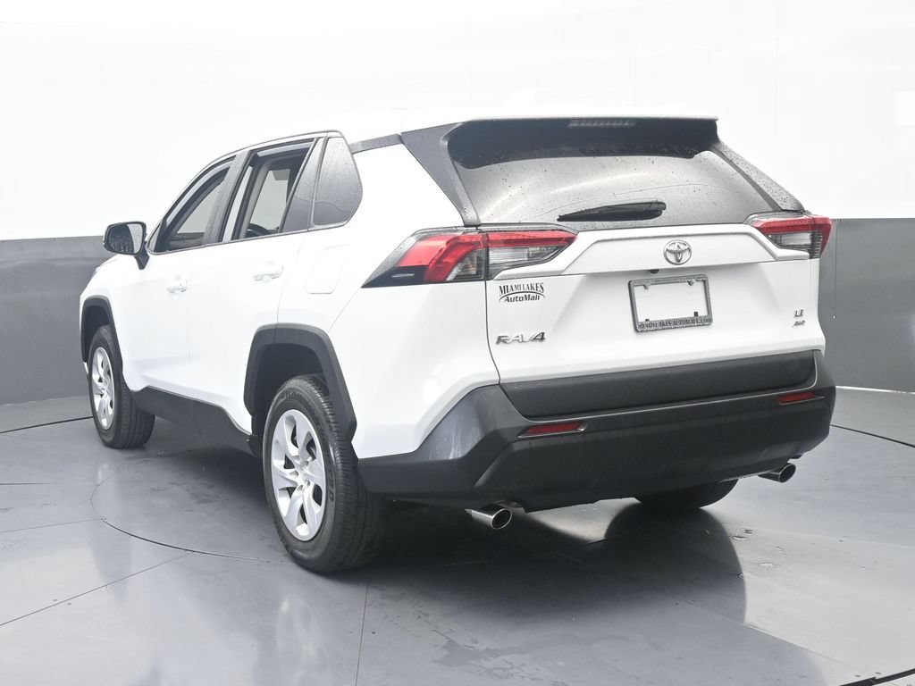 Used 2025 Toyota RAV4 LE AWD/4WD image 4