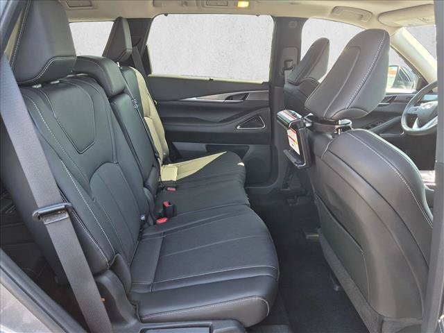 Certified 2026 INFINITI QX60 Luxe w/ Family Package FWD image 21