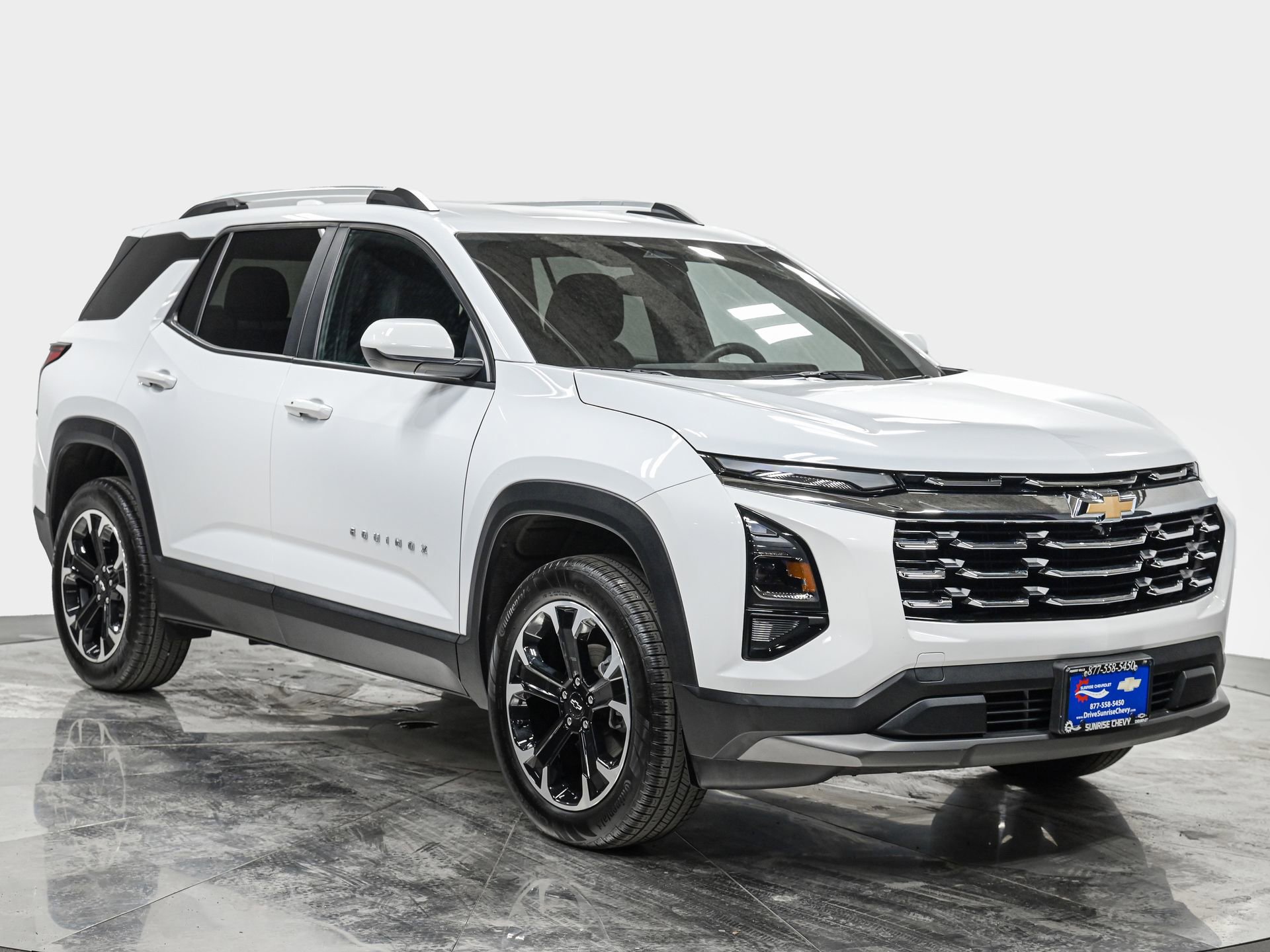 Used 2025 Chevrolet Equinox LT w/ Convenience Package II FWD image 9