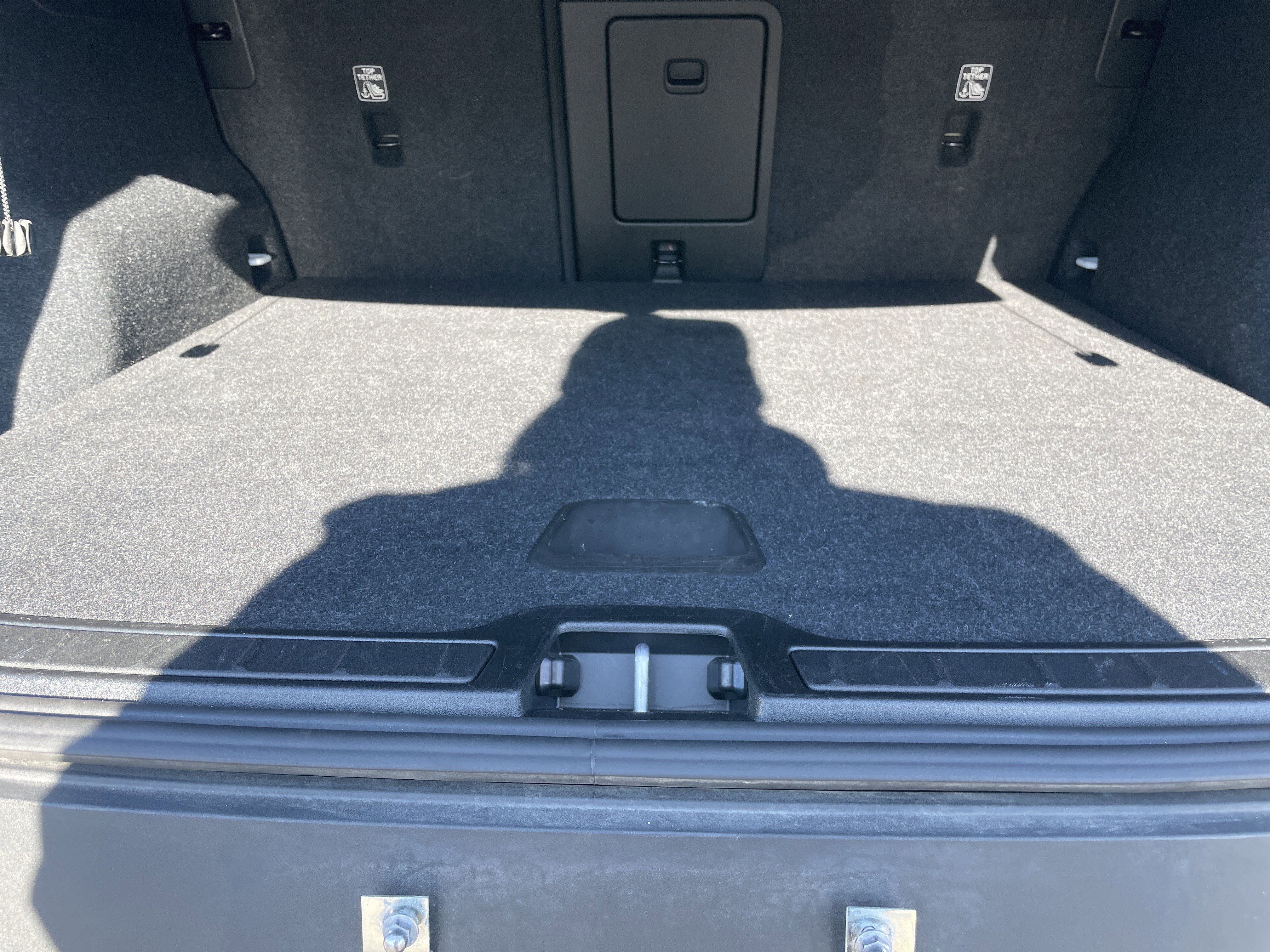 Used 2025 Volvo XC40 B5 Core image 27