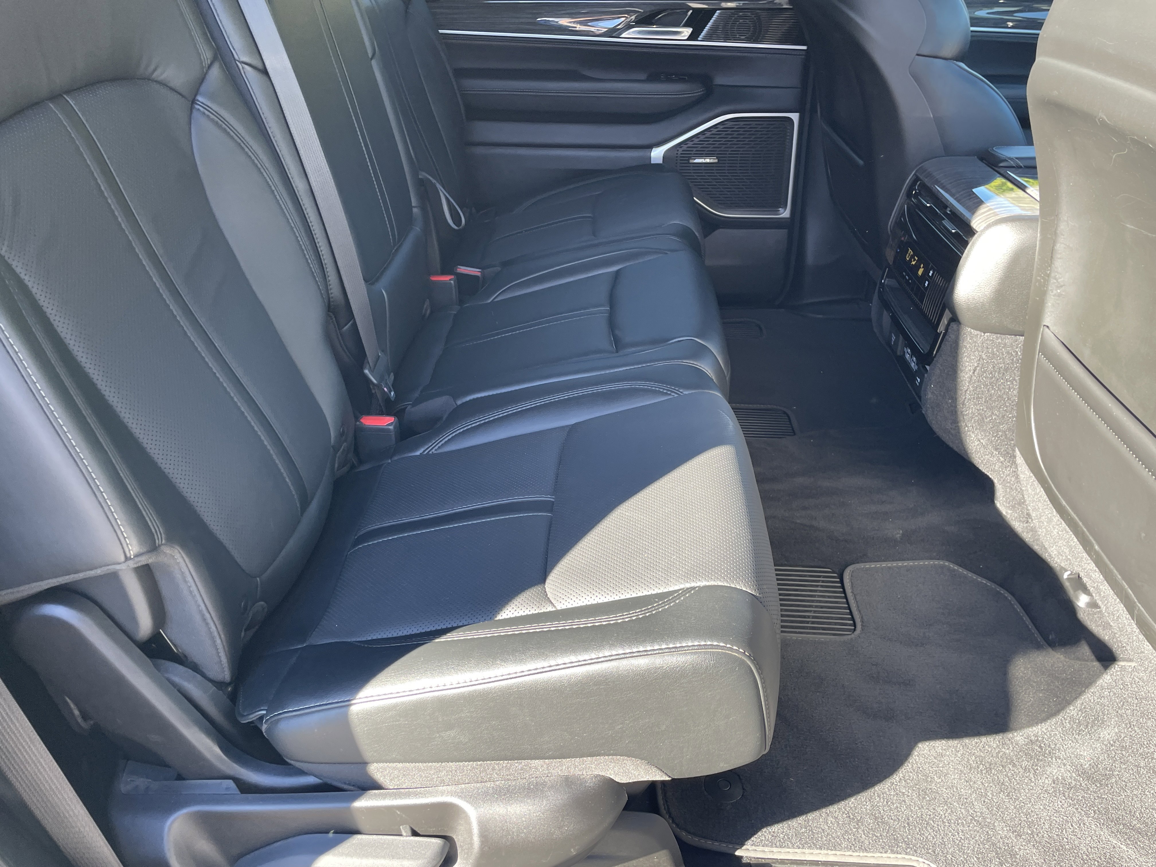 Used 2022 Jeep Wagoneer Series II image 15