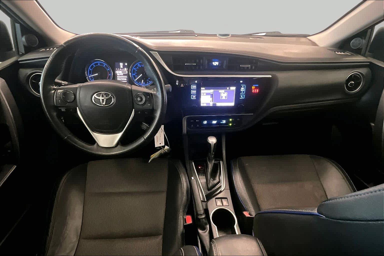 Used 2018 Toyota Corolla SE w/ Carpet Mat Package (TMS) FWD image 14