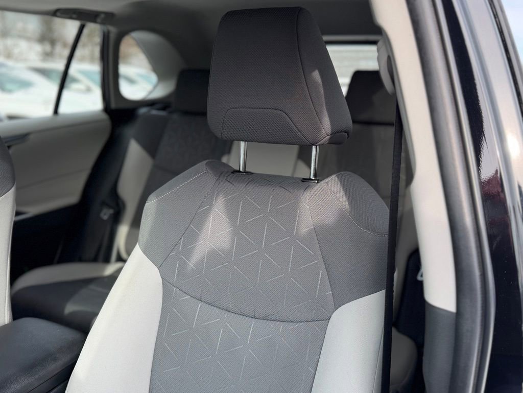 Used 2023 Toyota RAV4 XLE w/ Convenience Package image 10