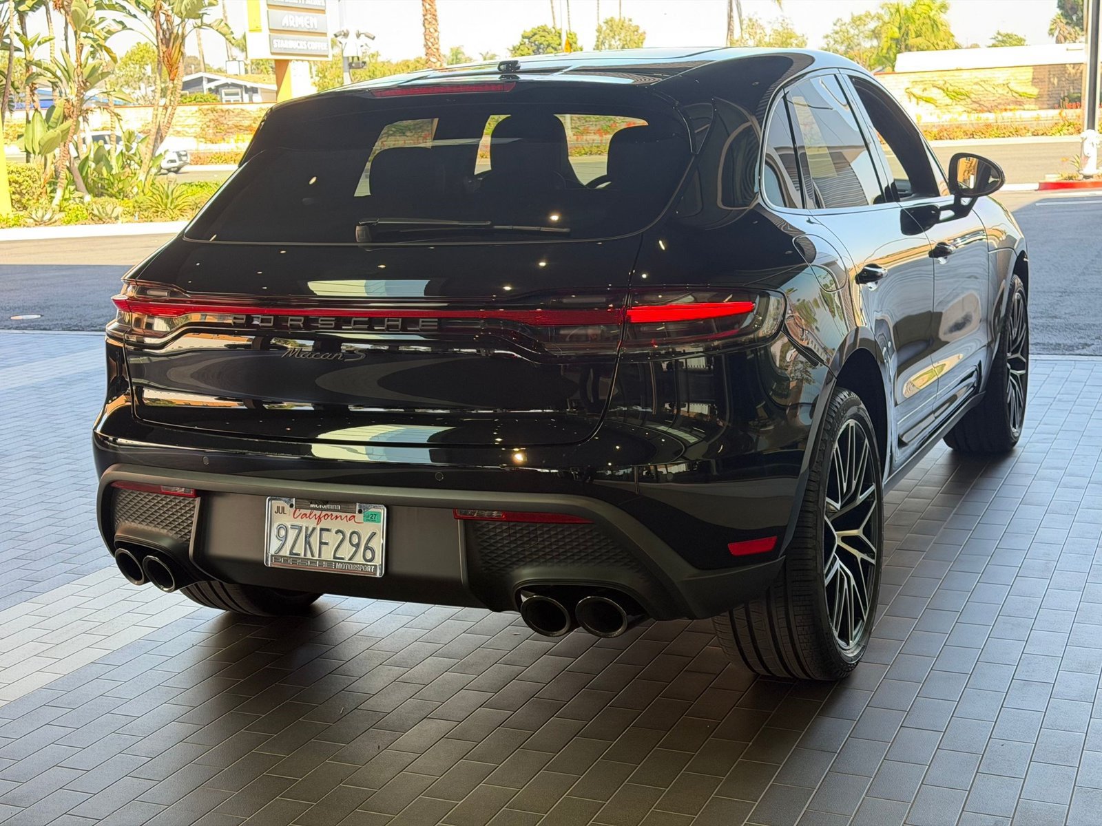 Certified 2025 Porsche Macan S AWD/4WD image 10