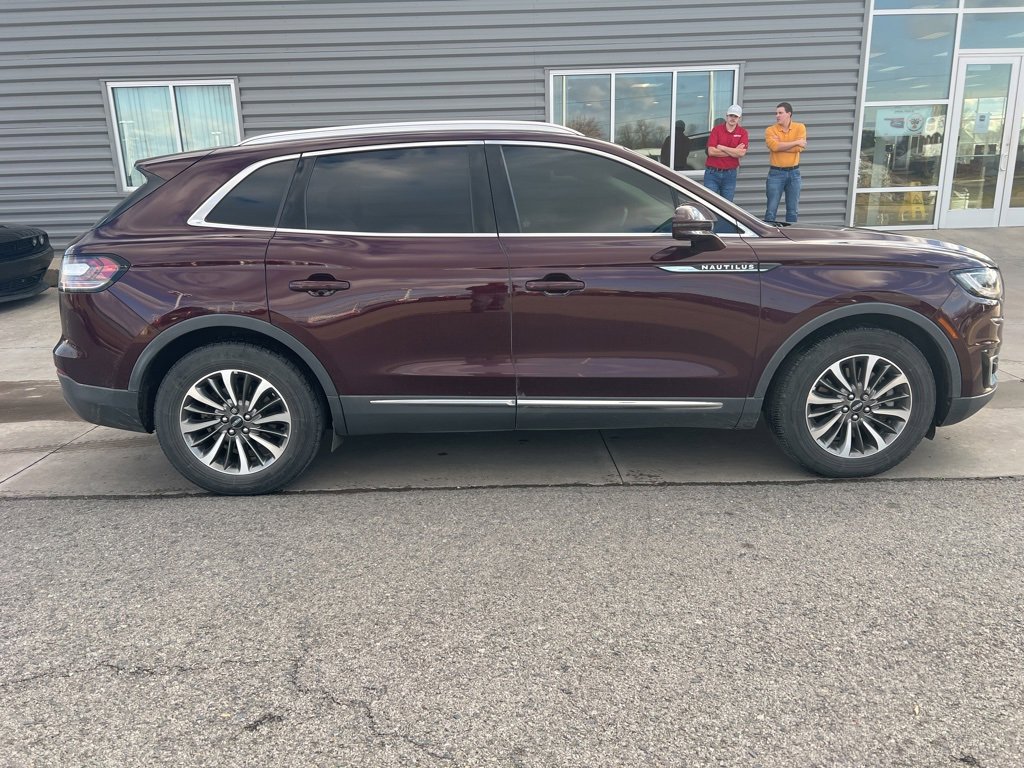 Used 2019 Lincoln Nautilus Select image 4