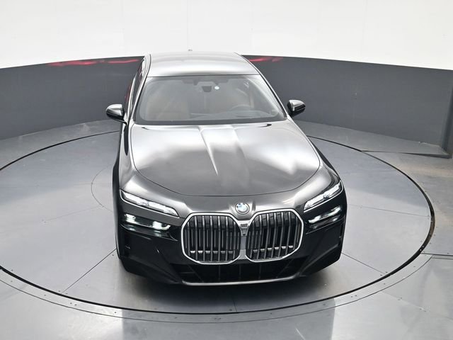 Used 2025 BMW 760i xDrive w/ Executive Package AWD/4WD image 34