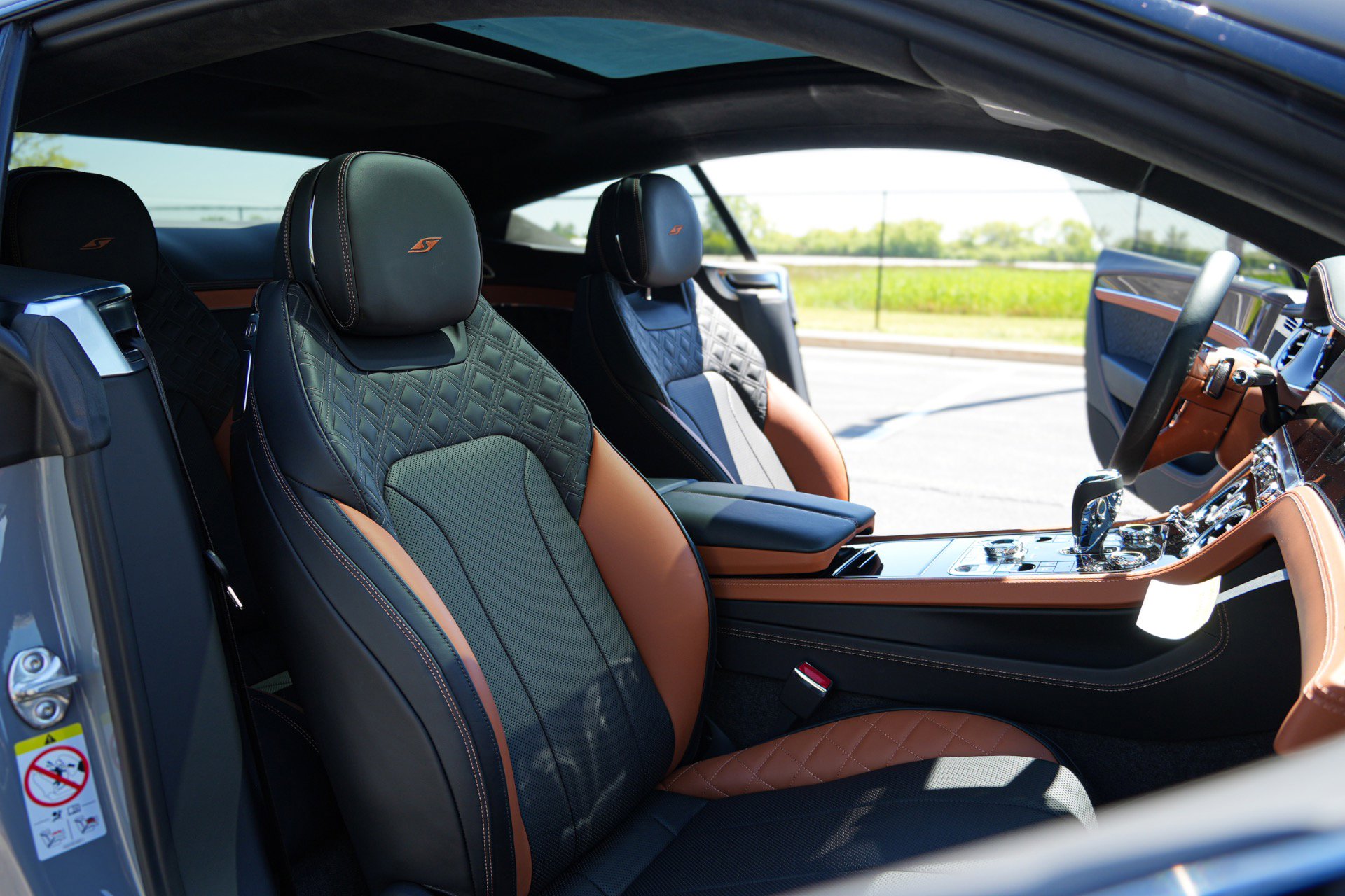 Used 2023 Bentley Continental GT V8 AWD/4WD image 31