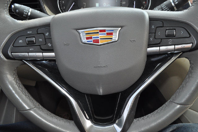Used 2025 Cadillac XT6 Premium Luxury w/ LPO, Floor Liner Package AWD/4WD image 31