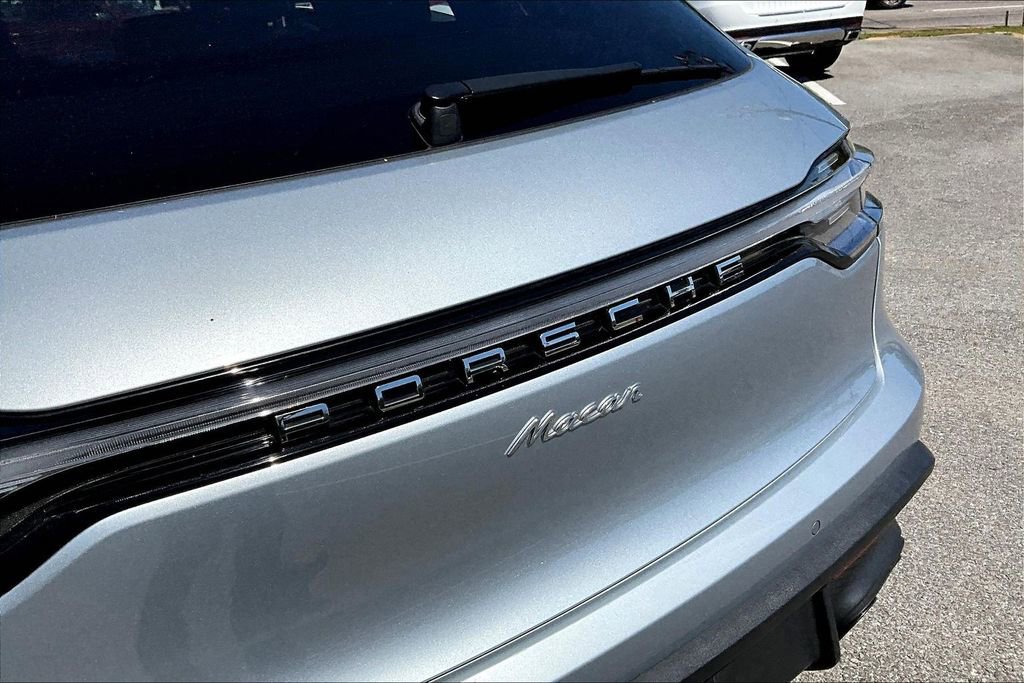 Used 2023 Porsche Macan Turbo image 27