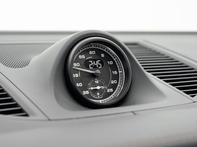 Certified 2025 Porsche Macan AWD/4WD image 18