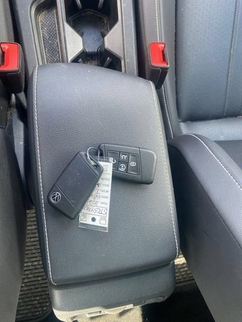 Used 2024 Volkswagen Tiguan SE R-Line AWD/4WD image 30