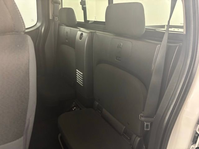 Used 2025 Nissan Frontier SV image 12