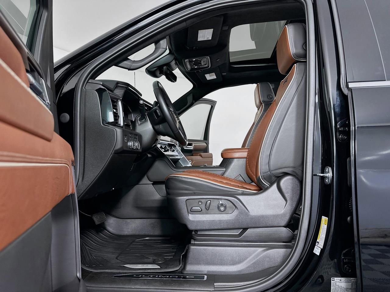 Used 2024 GMC Sierra 3500 Denali Ultimate image 26