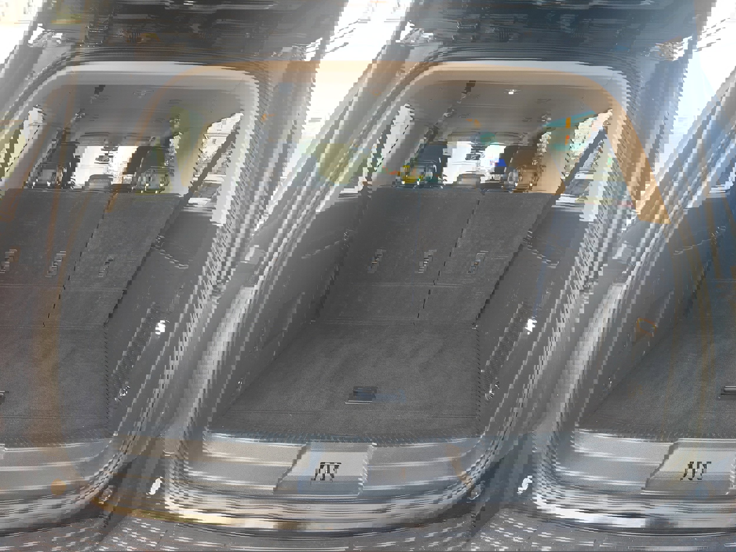 Used 2024 Ford Expedition Max XLT image 9