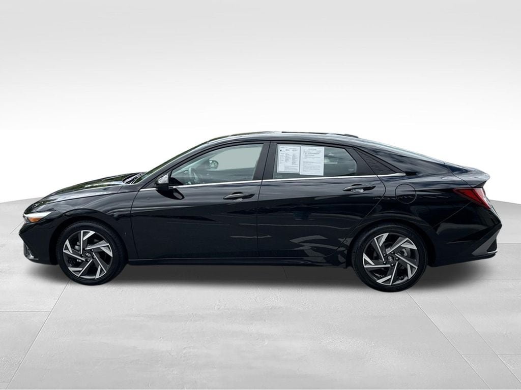 Certified 2024 Hyundai Elantra SEL w/ Convenience Package FWD image 4