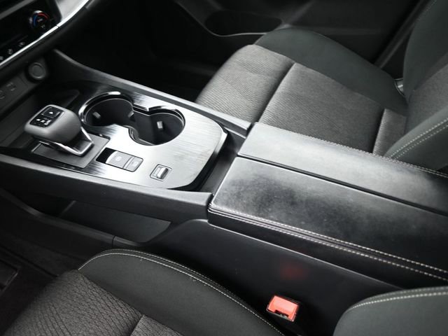 Used 2025 Nissan Rogue SV FWD image 31