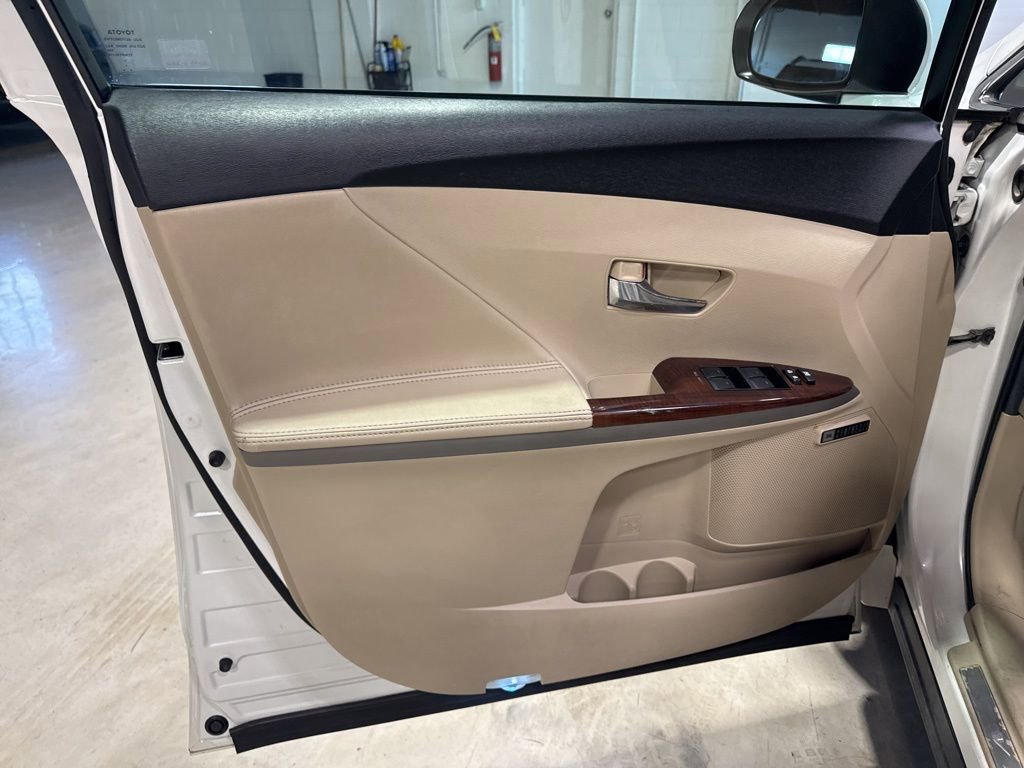 Used 2012 Toyota Venza XLE AWD/4WD image 25