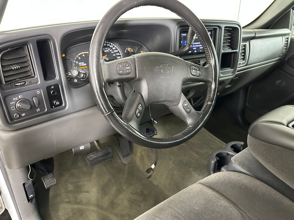 Used 2004 Chevrolet Silverado 2500 LS w/ Heavy-Duty Power Package RWD image 9