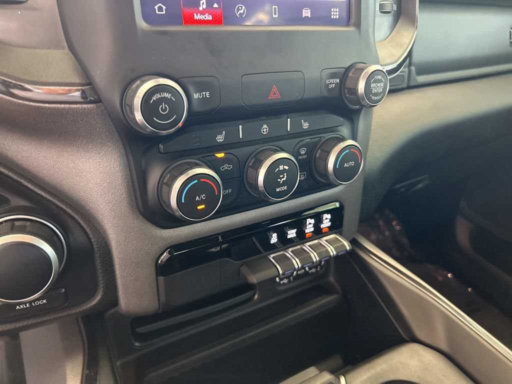 Used 2023 RAM 1500 Big Horn AWD/4WD image 46