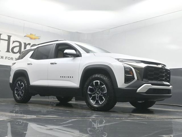 Used 2025 Chevrolet Equinox ACTIV w/ Safety and Technology Package image 2