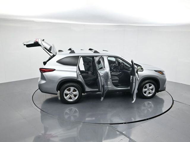 Used 2023 Toyota Highlander L image 46