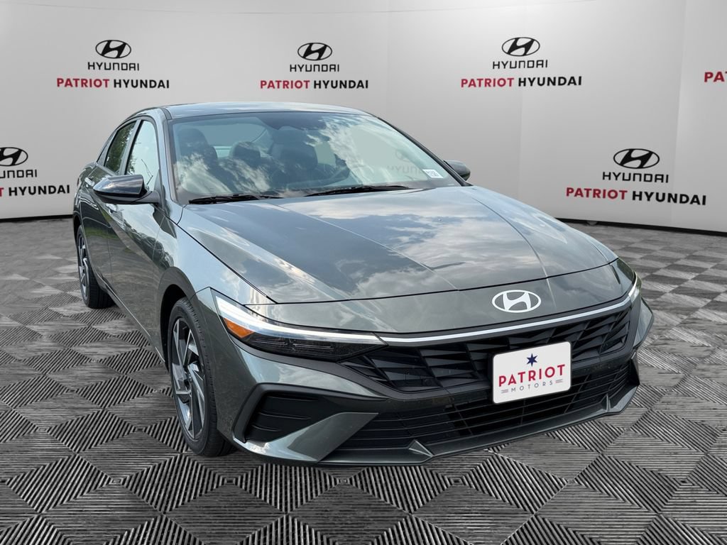Used 2025 Hyundai Elantra Sport