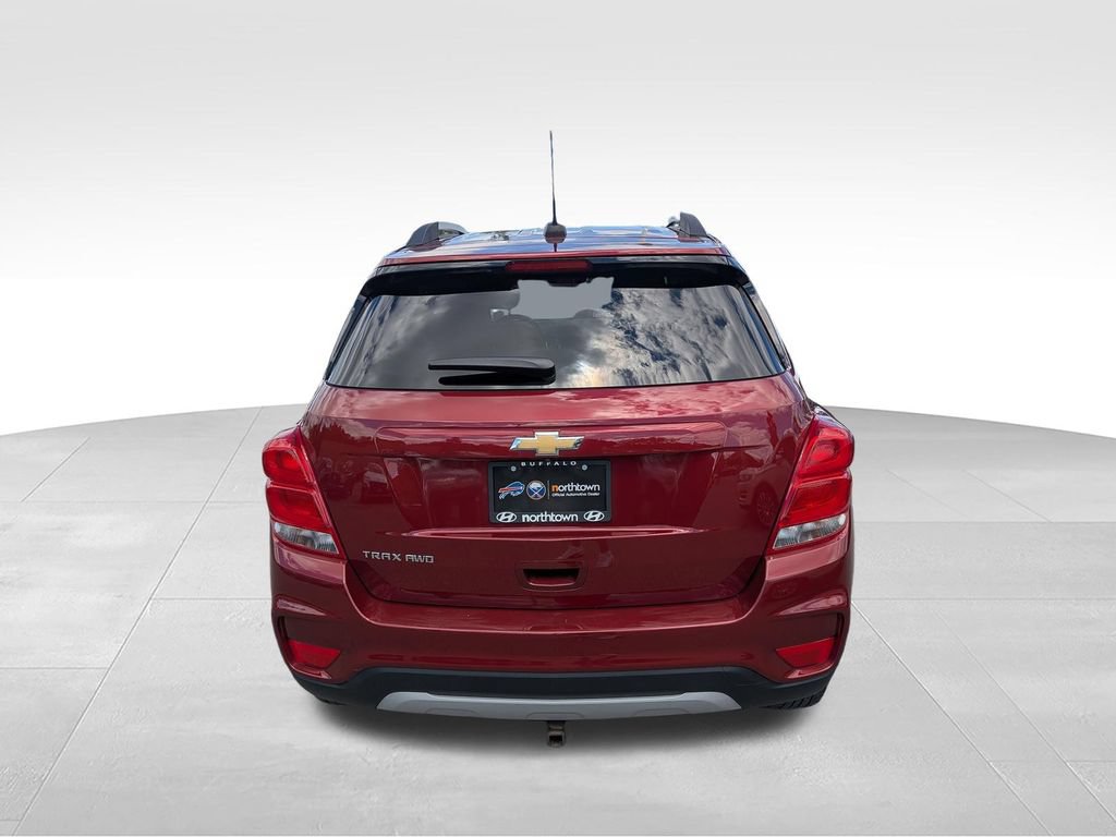 Used 2021 Chevrolet Trax LT w/ Premium Seat Package AWD/4WD image 14