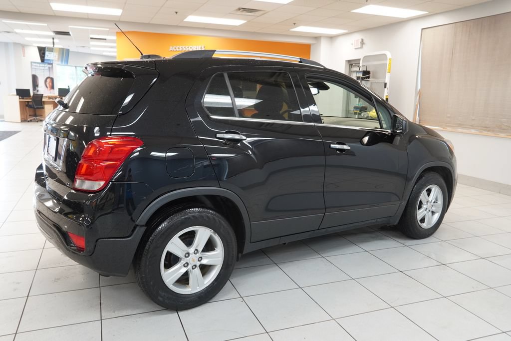 Used 2020 Chevrolet Trax LT w/ LT Convenience Package FWD image 11